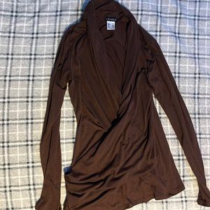 Venus: Long, brown blouse. US: Small EUR: 36/38